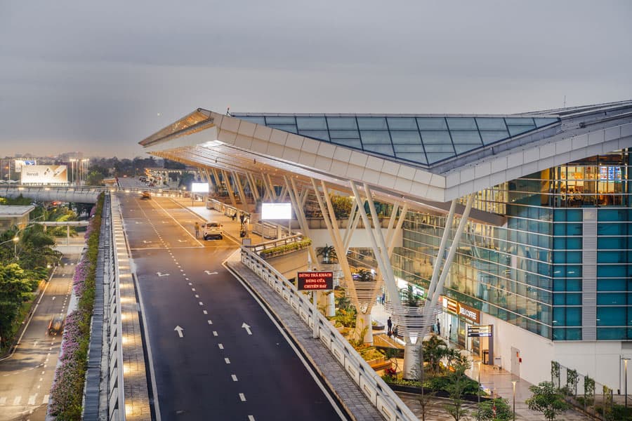 Connection.location_airport_title